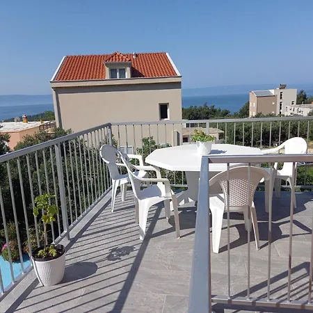 Zrno * Makarska